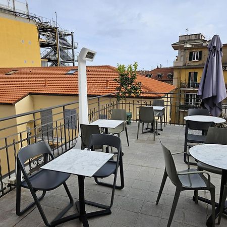 Prima Fila Premium Guest House Sanremo Bagian luar foto