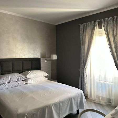 Prima Fila Premium Guest House Sanremo Bagian luar foto