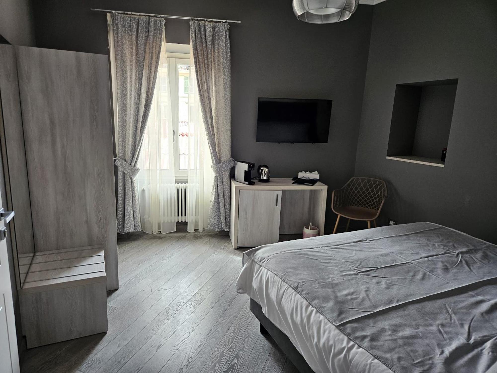 Prima Fila Premium Guest House Sanremo Bagian luar foto