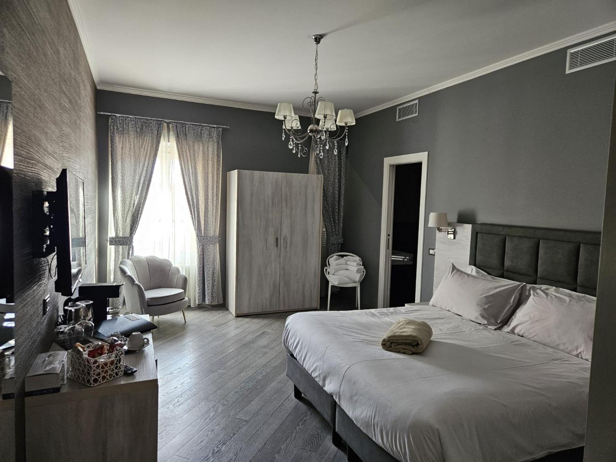 Prima Fila Premium Guest House Sanremo Bagian luar foto