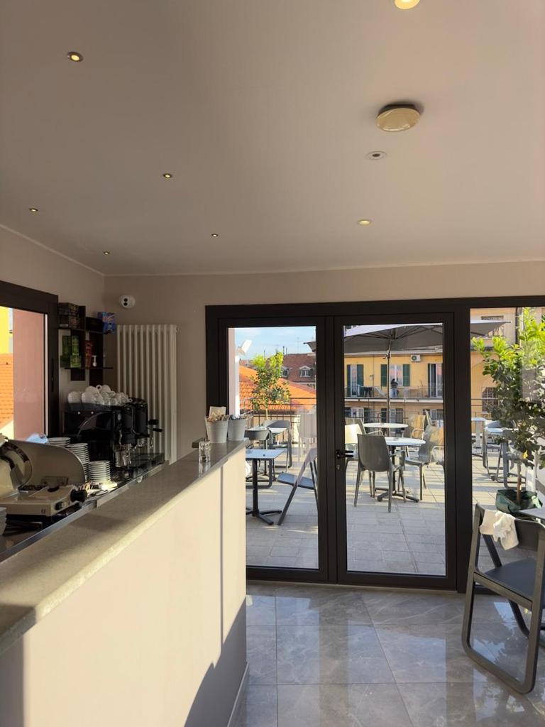 Prima Fila Premium Guest House Sanremo Bagian luar foto