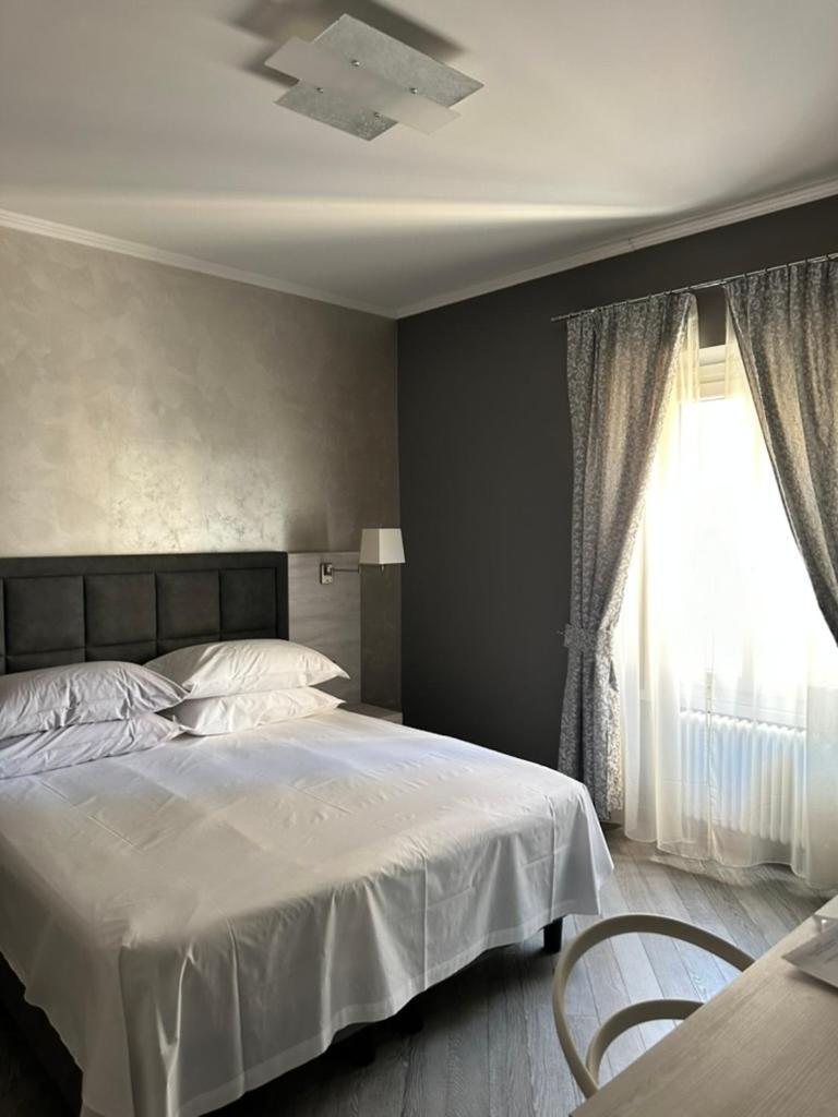 Prima Fila Premium Guest House Sanremo Bagian luar foto